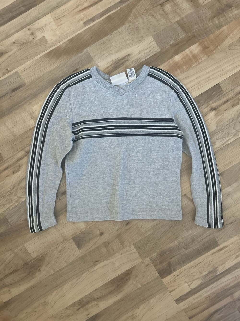 North Crest Youth Boys Striped V-Neck Long Sleeve Shirt Size S (7-8)